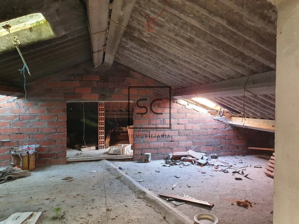 Casa con galería y finca en osedo, sada