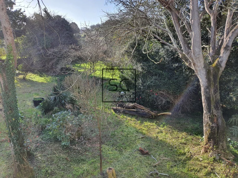 Casa con galería y finca en osedo, sada