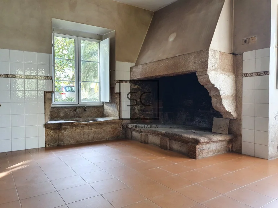 Casa con galería y finca en osedo, sada