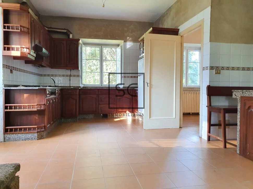 Casa con galería y finca en osedo, sada