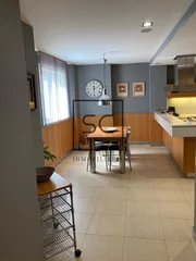 Amplio piso con dos entradas