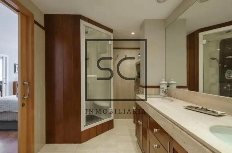 Amplio piso con dos entradas