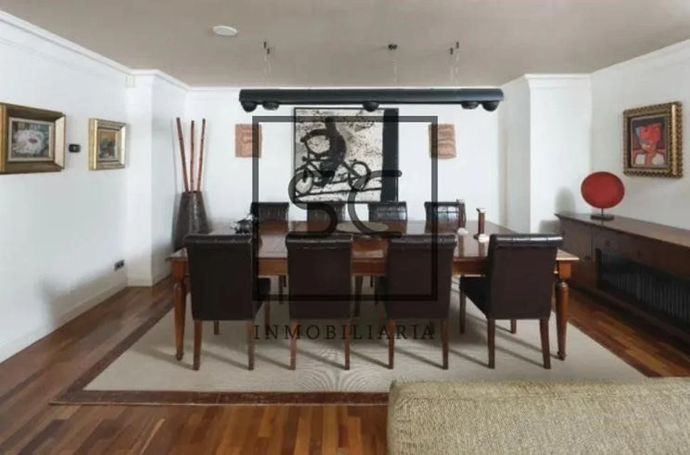 Amplio piso con dos entradas