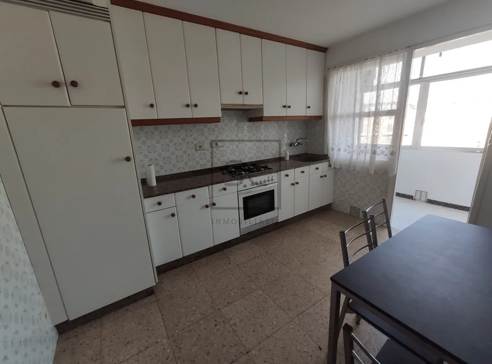 Pisos al lado de odeón y alcampo