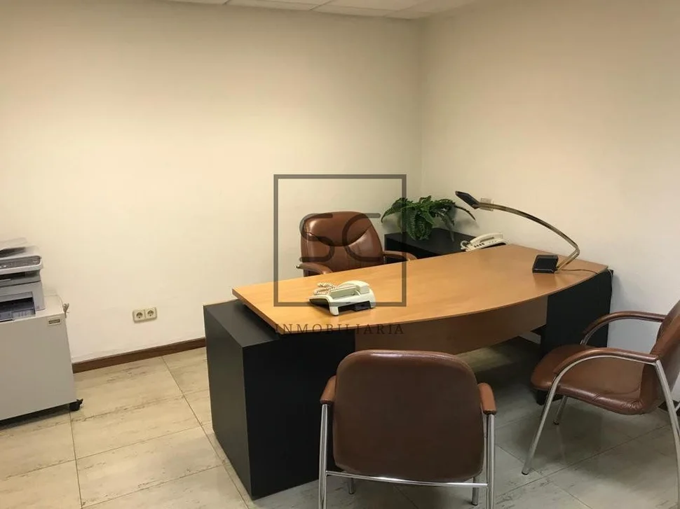 Oficina con galería en ensanche, a coruña