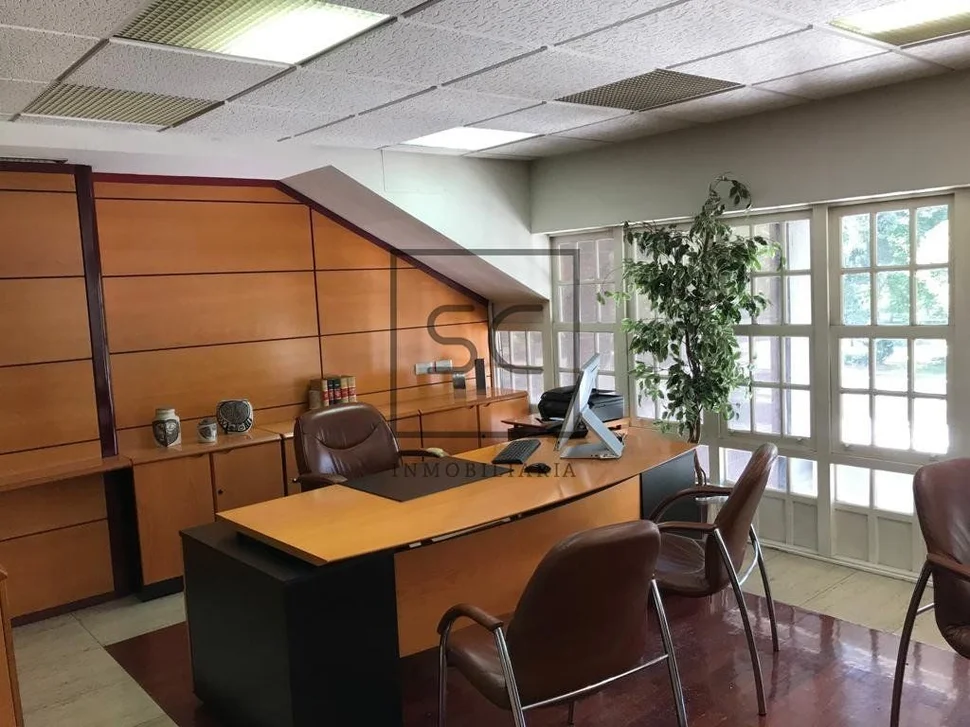 Oficina con galería en ensanche, a coruña