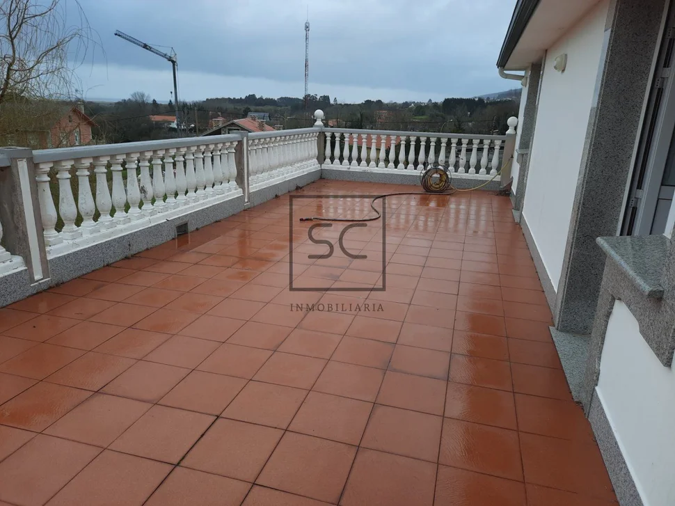 Chalet semiamueblado para alquiler anual