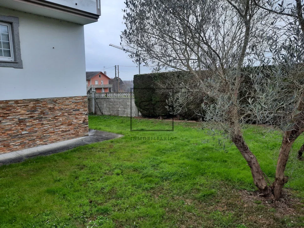 Chalet semiamueblado para alquiler anual