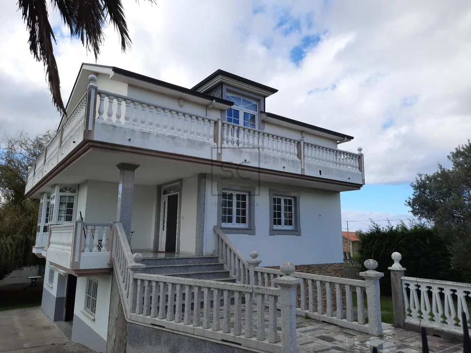 Chalet semiamueblado para alquiler anual