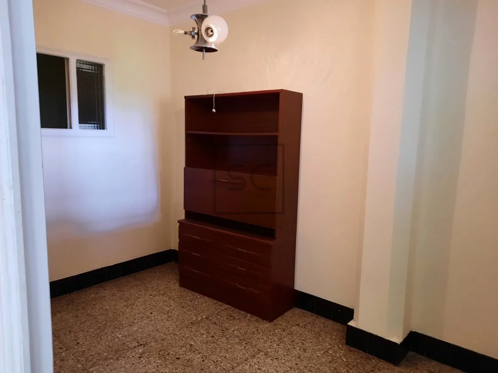 Bajo comercial con vivienda en sedes, narón