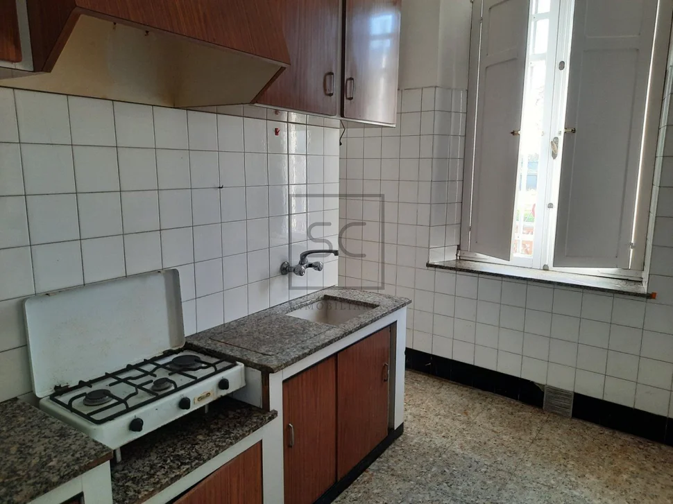 Bajo comercial con vivienda en sedes, narón