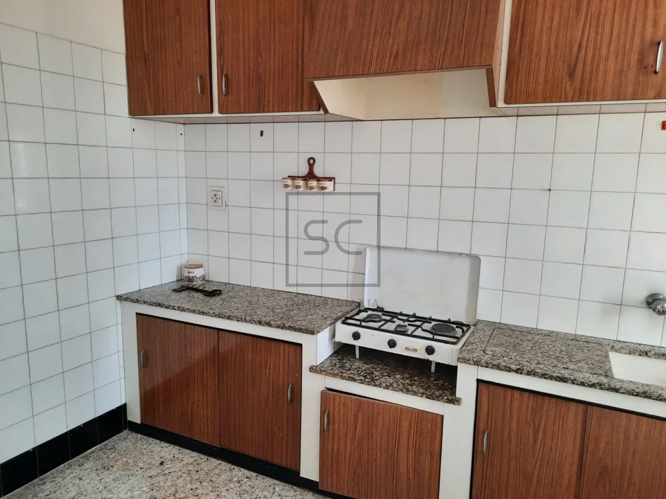 Bajo comercial con vivienda en sedes, narón