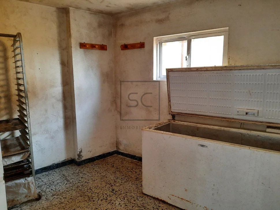 Bajo comercial con vivienda en sedes, narón