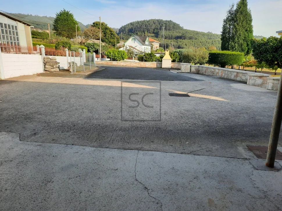 Bajo comercial con vivienda en sedes, narón