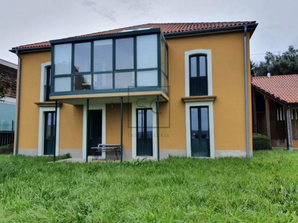 Casa con vistas a la ría de ferrol en barallobre, fene