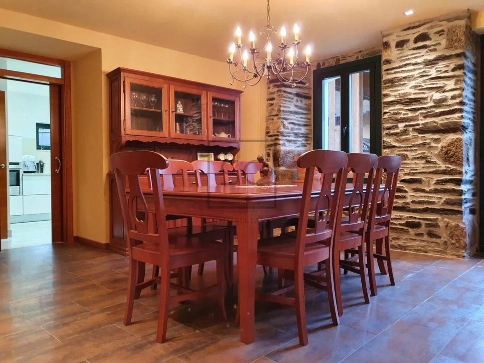 Casa con vistas a la ría de ferrol en barallobre, fene