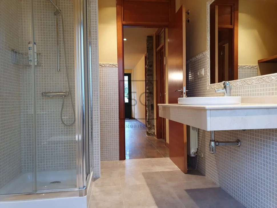 Casa con vistas a la ría de ferrol en barallobre, fene