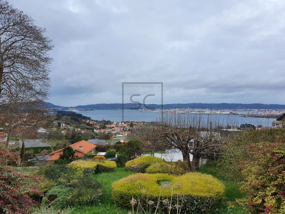 Casa con vistas a la ría de ferrol en barallobre, fene