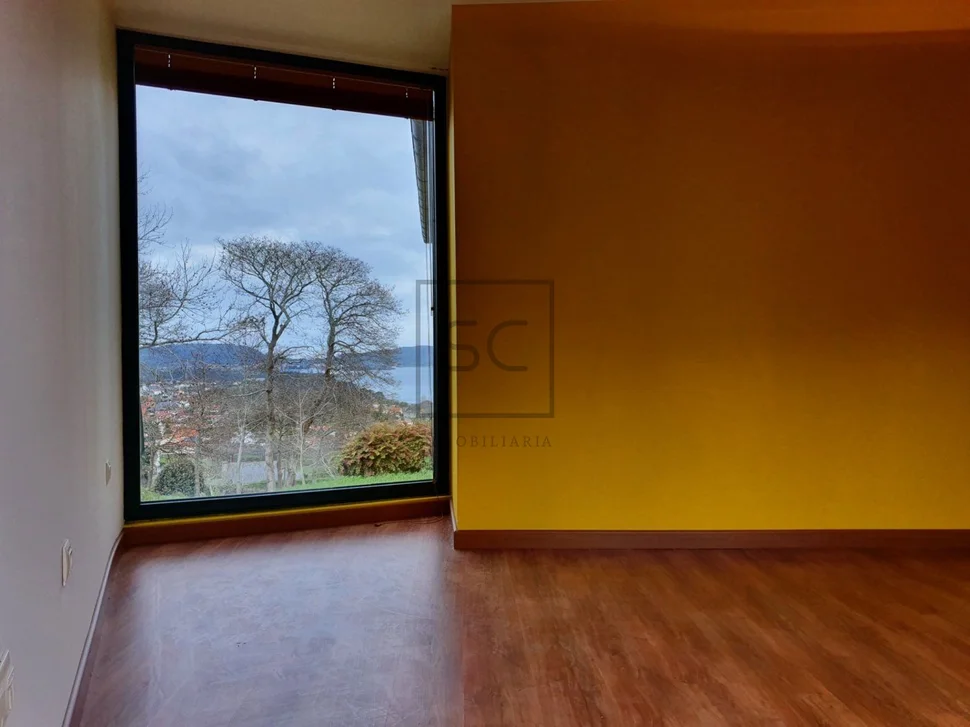Casa con vistas a la ría de ferrol en barallobre, fene