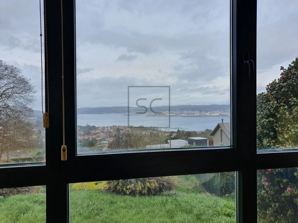 Casa con vistas a la ría de ferrol en barallobre, fene