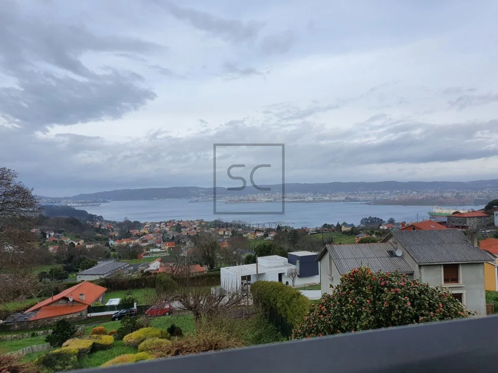 Casa con vistas a la ría de ferrol en barallobre, fene