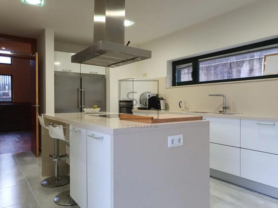 Casa con vistas a la ría de ferrol en barallobre, fene