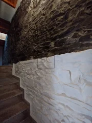 Casa adosada con patio y bodegas