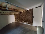 Casa adosada con patio y bodegas