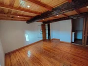 Casa adosada con patio y bodegas