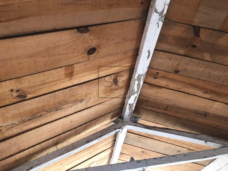 Adosado con espectacular finca en el centro de neda