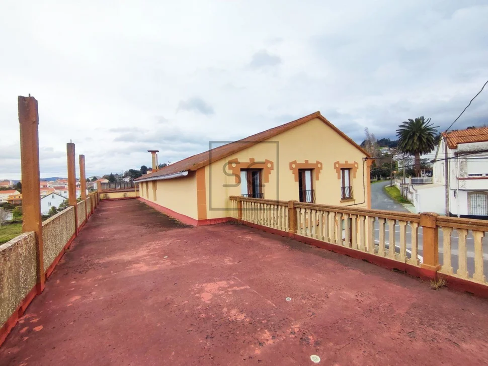 Casa para rehabilitar, con vistas despejadas en barallobre, fene
