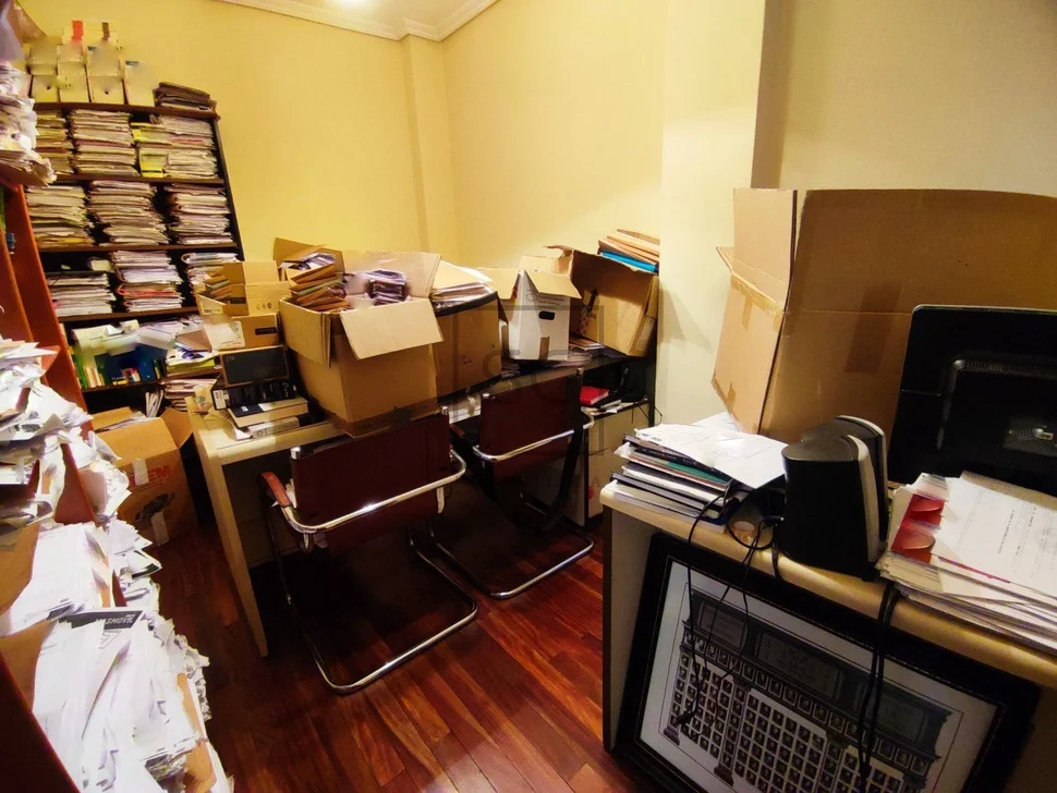 Piso con balcón y galería en centro, ferrol