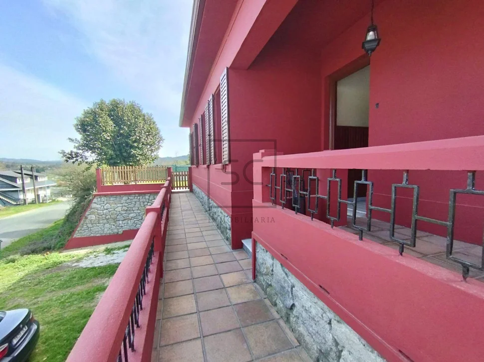 Casa totalmente reformada con jardín y piscina