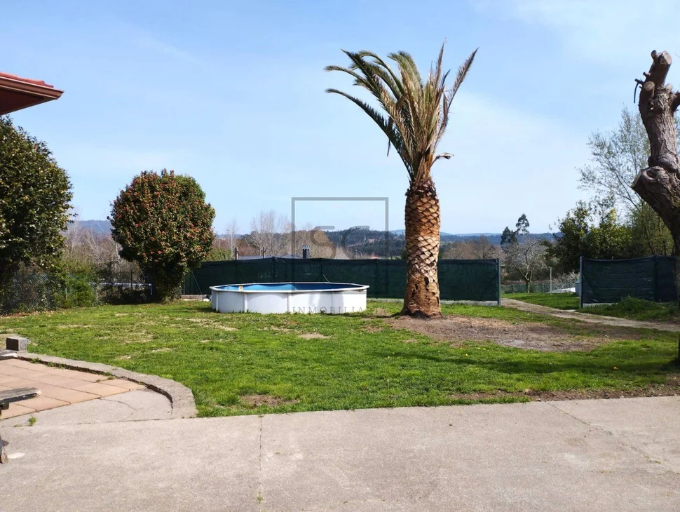 Casa totalmente reformada con jardín y piscina