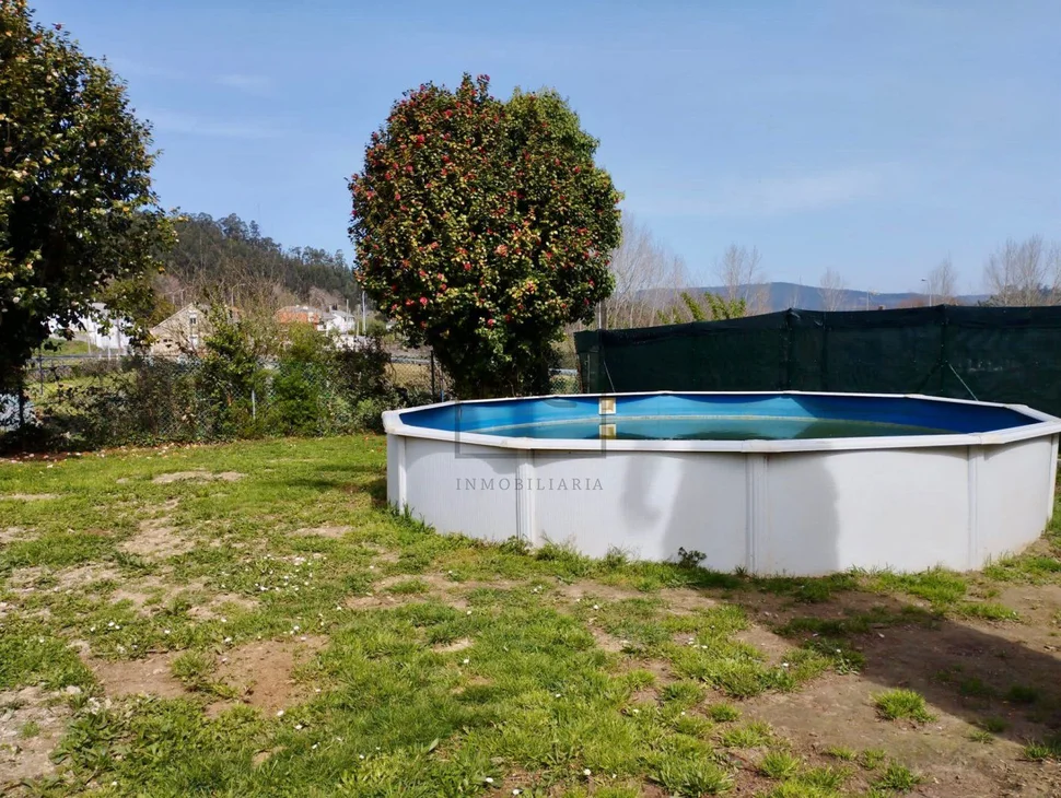 Casa totalmente reformada con jardín y piscina
