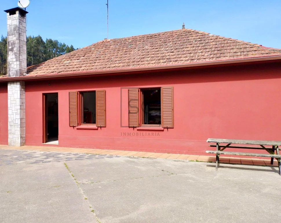 Casa totalmente reformada con jardín y piscina