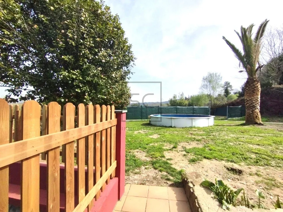 Casa totalmente reformada con jardín y piscina