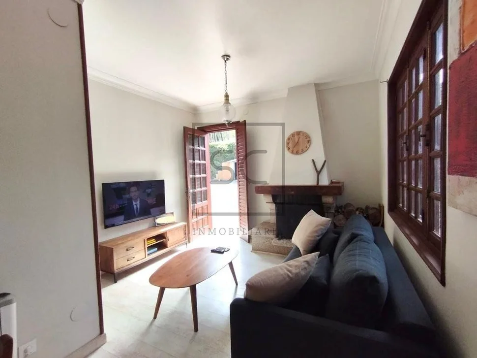 Casa totalmente reformada con jardín y piscina