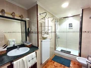 Bonita casa con piscina y vistas al mar