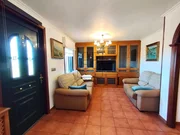 Bonita casa con piscina y vistas al mar