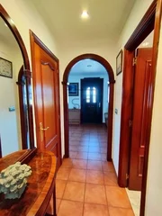 Bonita casa con piscina y vistas al mar