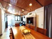 Bonita casa con piscina y vistas al mar