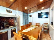 Bonita casa con piscina y vistas al mar