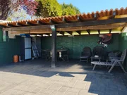 Bonita casa con piscina y vistas al mar