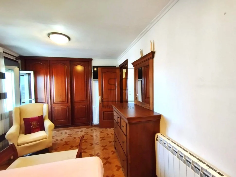 Bonita casa con piscina y vistas al mar