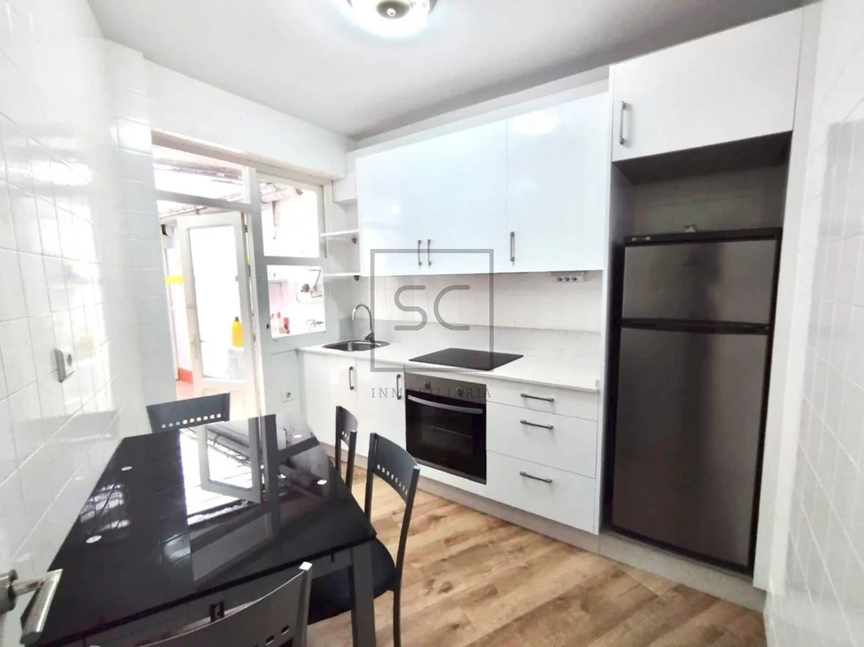 Piso con terraza y vestidor en zona de ultramar