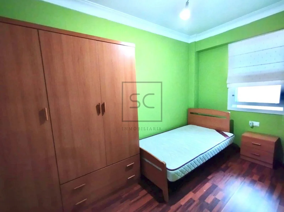 Piso con terraza y vestidor en zona de ultramar