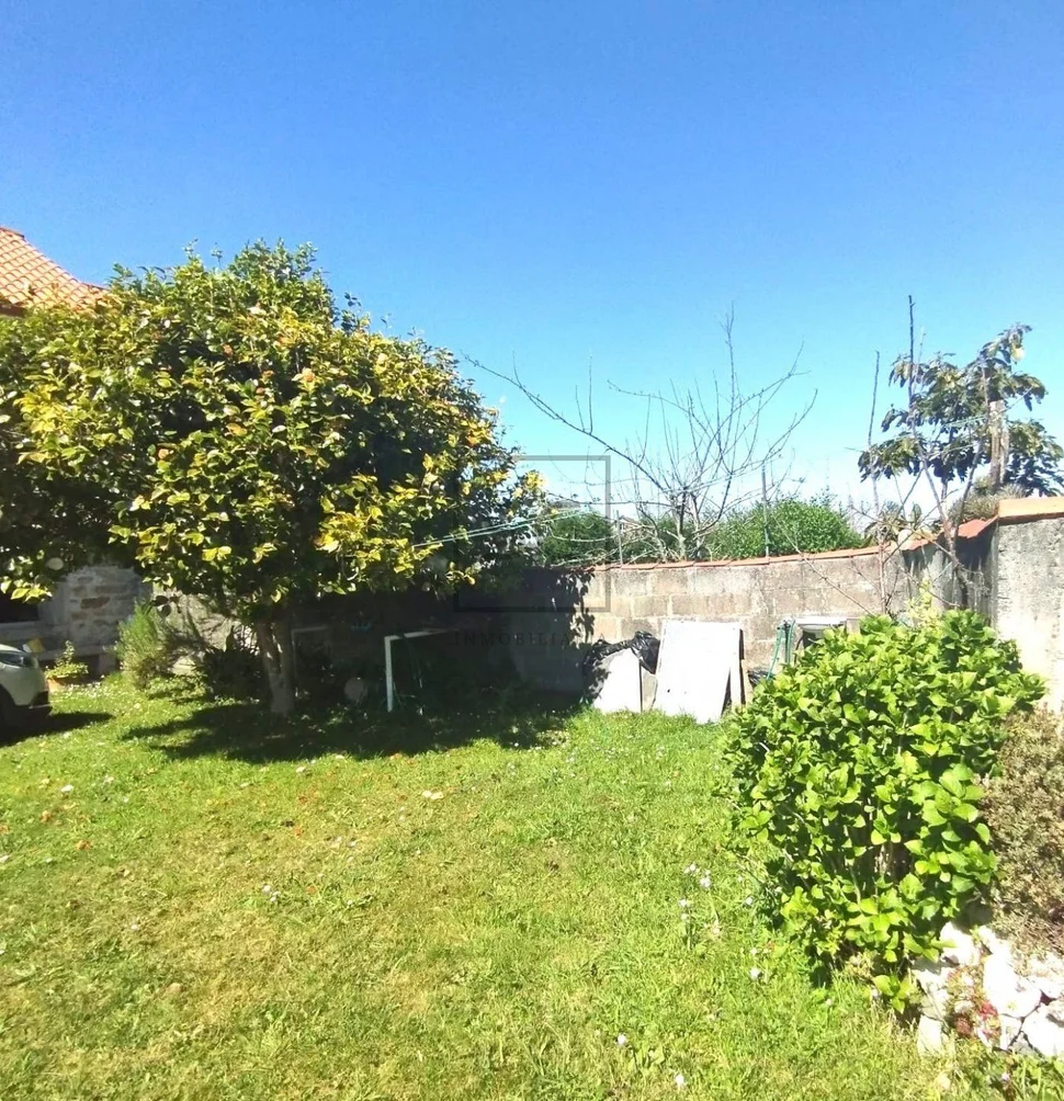 Casa en venta con reciente reforma y gran extensión de terreno