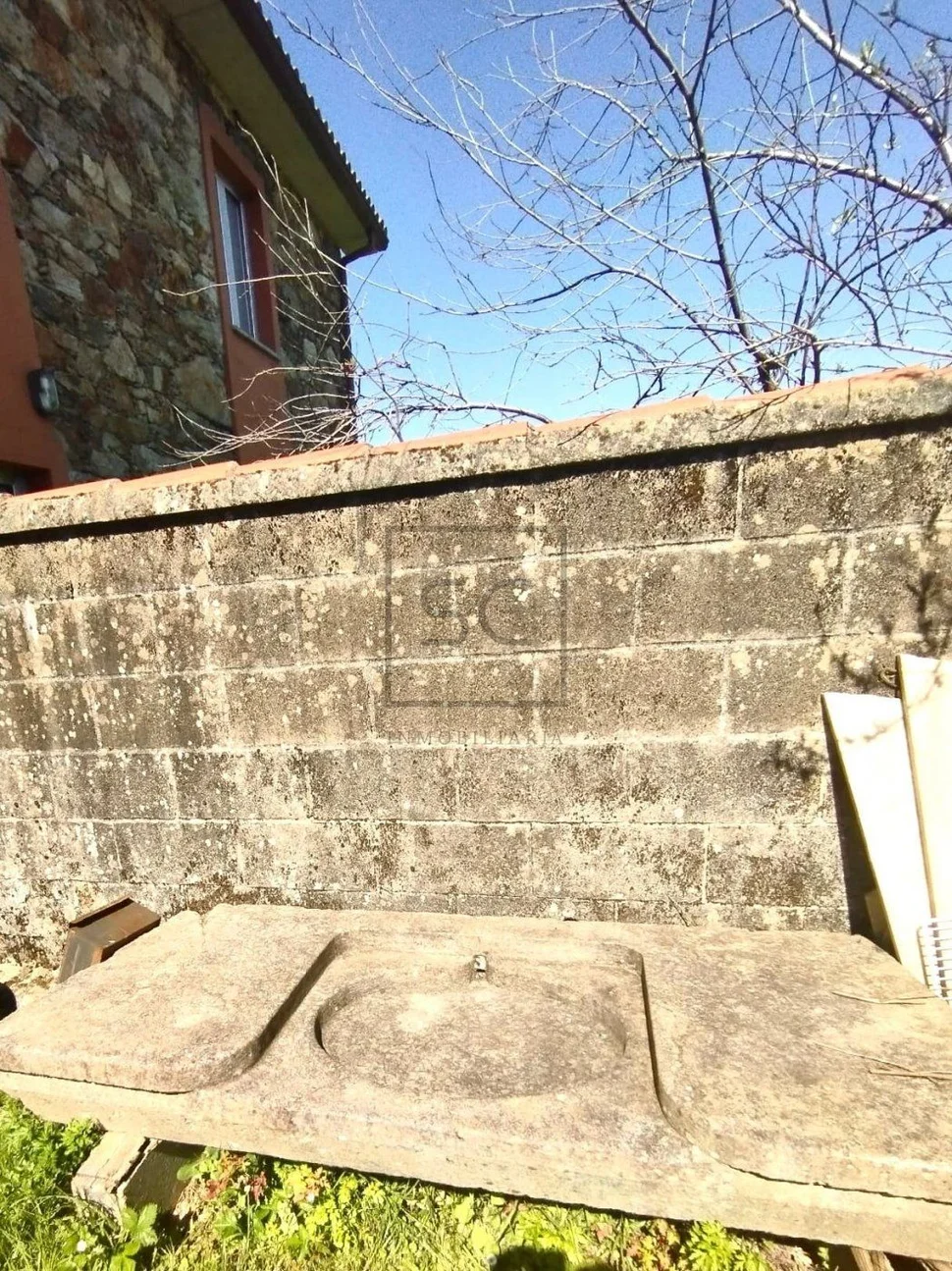 Casa en venta con reciente reforma y gran extensión de terreno