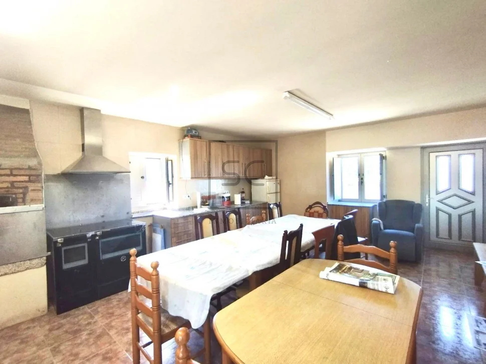 Casa en venta con reciente reforma y gran extensión de terreno